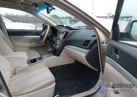 2014 Subaru Outback 2.5I Premium z USA, uszkodzony, nr VIN 4S4BRBEC8E3247121